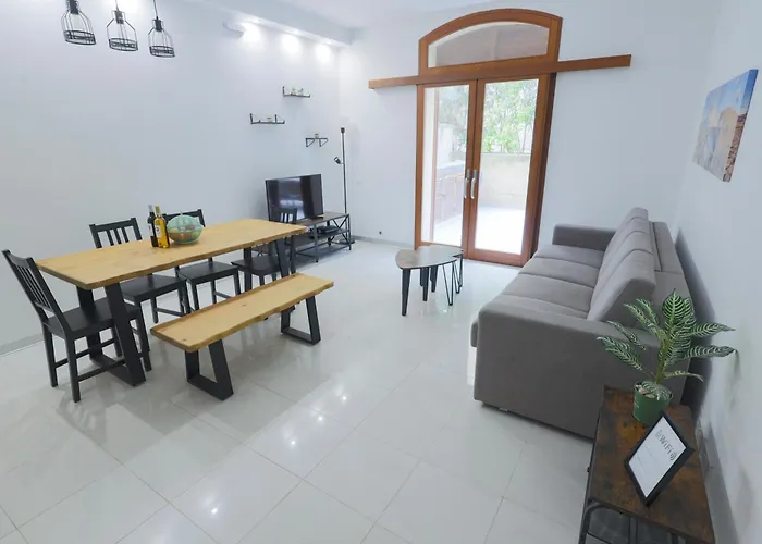 Chambray, Blissful Escape * Għajnsielem